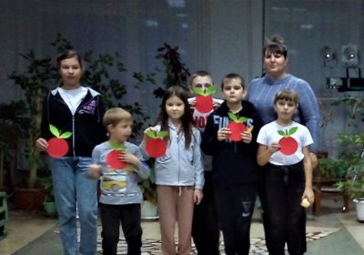 «Яблочки разные: наливные, зеленые, красные»