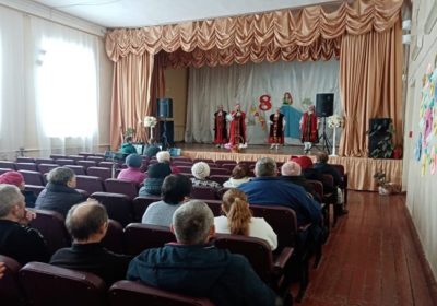 Праздничный концерт «Милым женщинам».