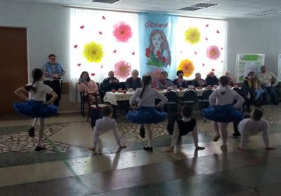 Праздничная программа «Есть в марте день особый»