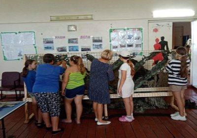 #своихнебросаем